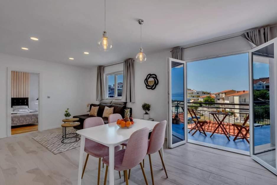 Apartments Rose Baška Voda エクステリア 写真