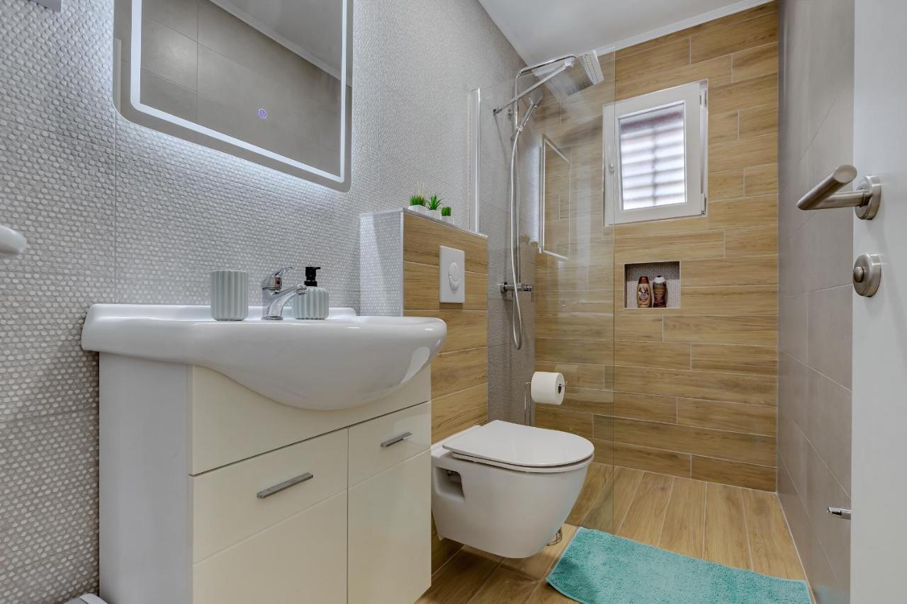 Apartments Rose Baška Voda エクステリア 写真