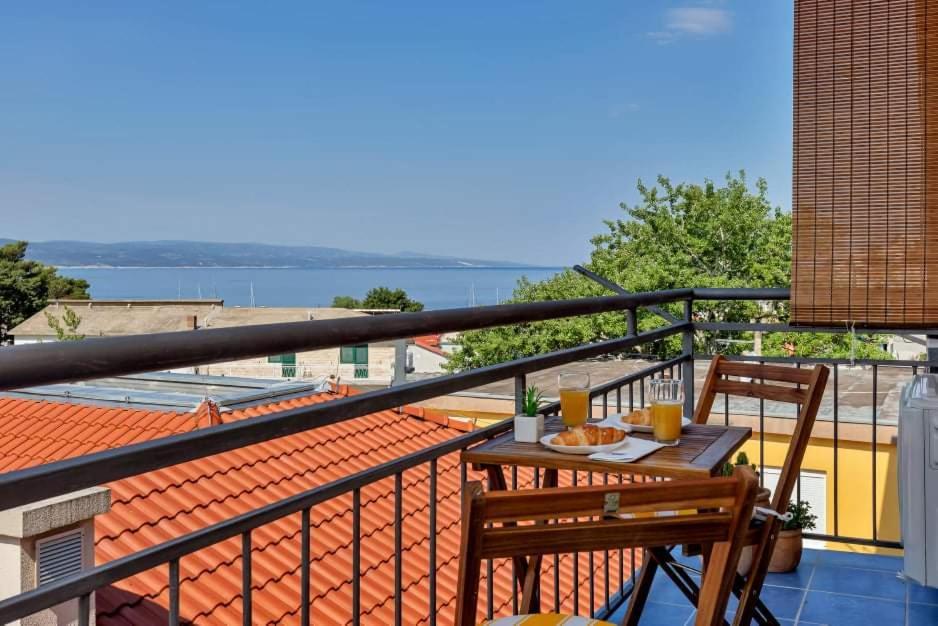 Apartments Rose Baška Voda エクステリア 写真