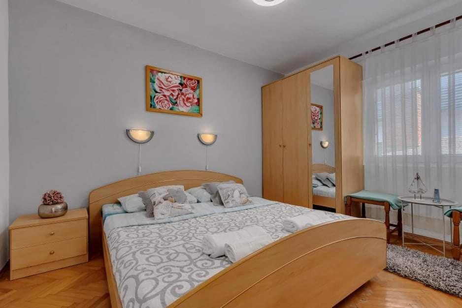 Apartments Rose Baška Voda エクステリア 写真