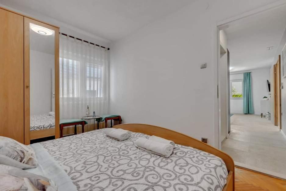 Apartments Rose Baška Voda エクステリア 写真