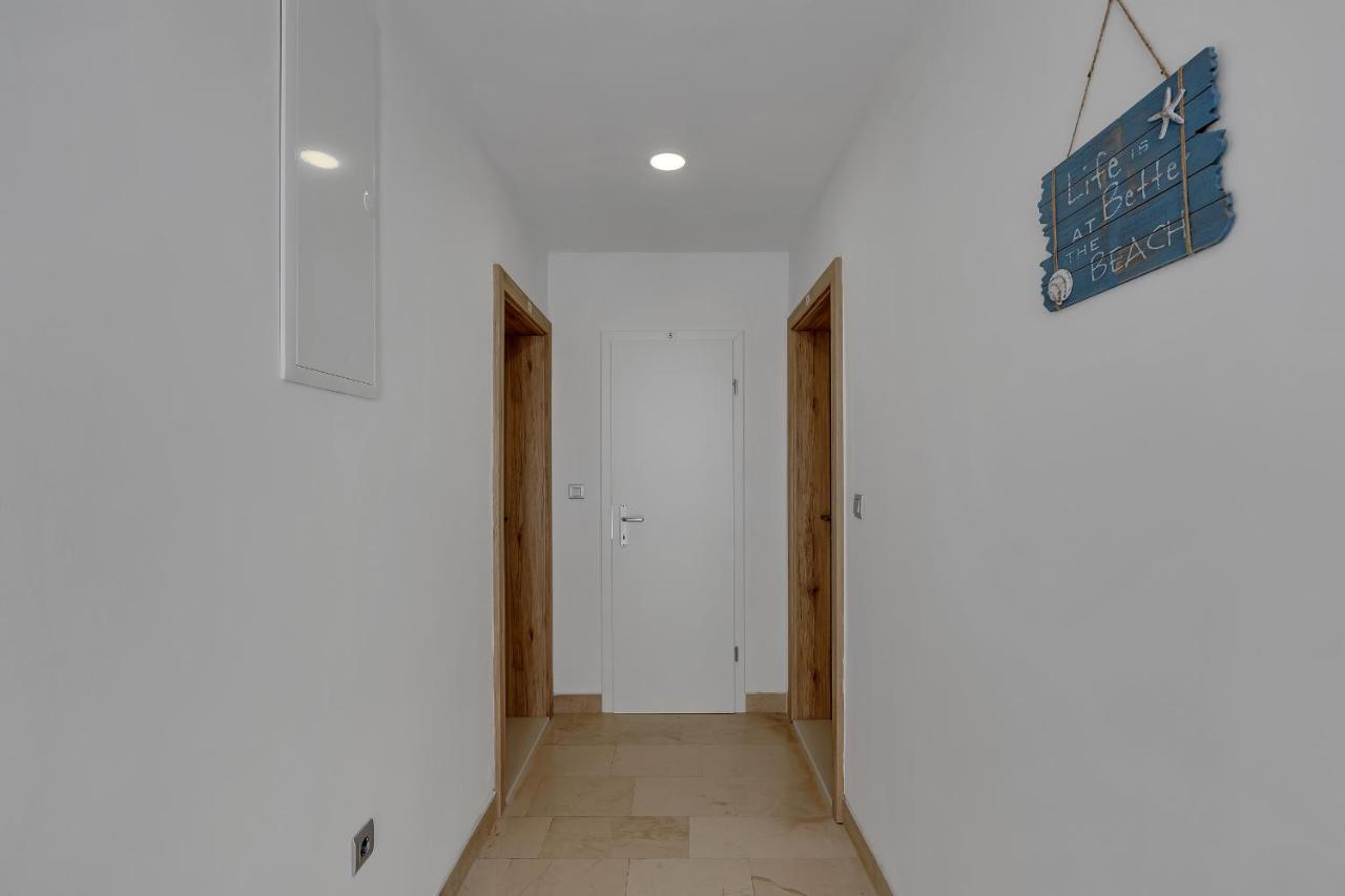 Apartments Rose Baška Voda エクステリア 写真