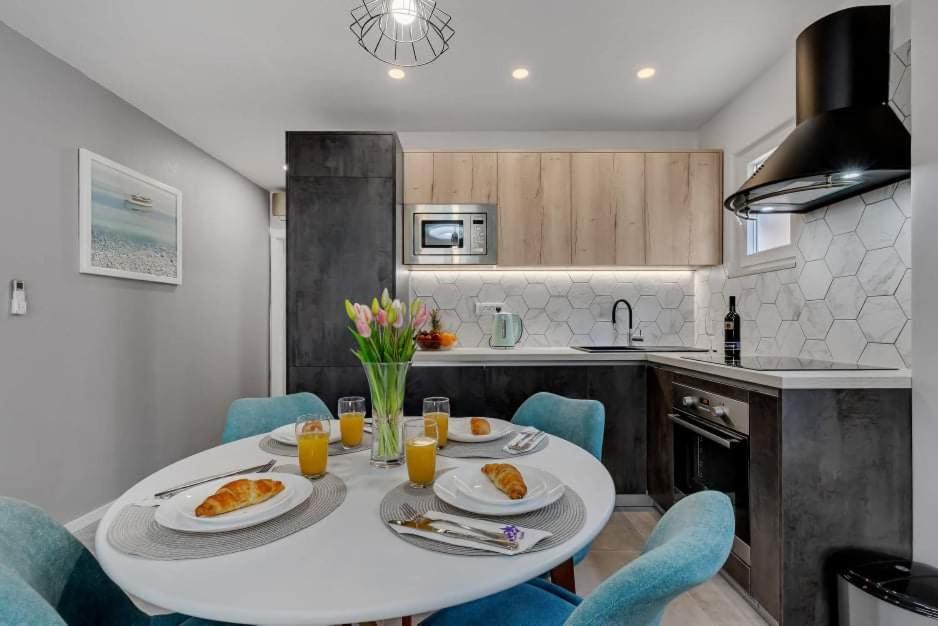 Apartments Rose Baška Voda エクステリア 写真