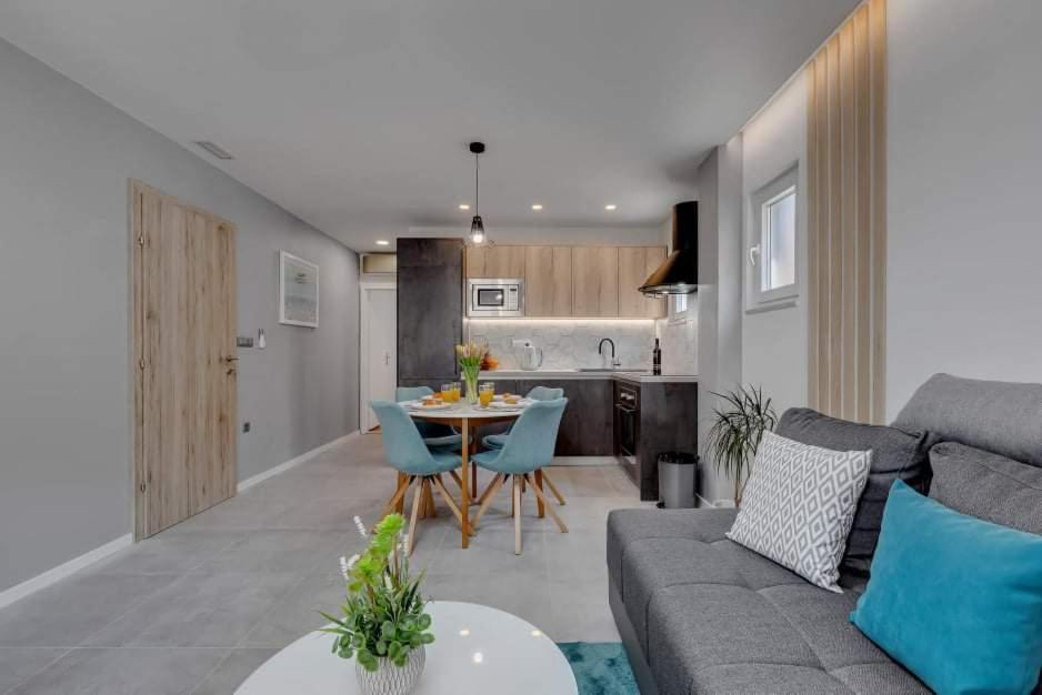 Apartments Rose Baška Voda エクステリア 写真