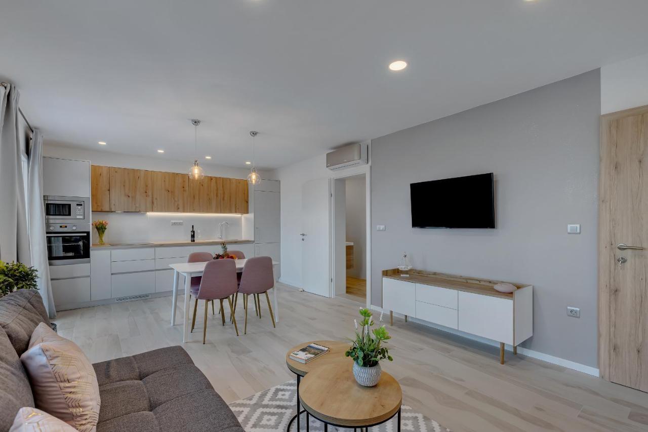 Apartments Rose Baška Voda エクステリア 写真