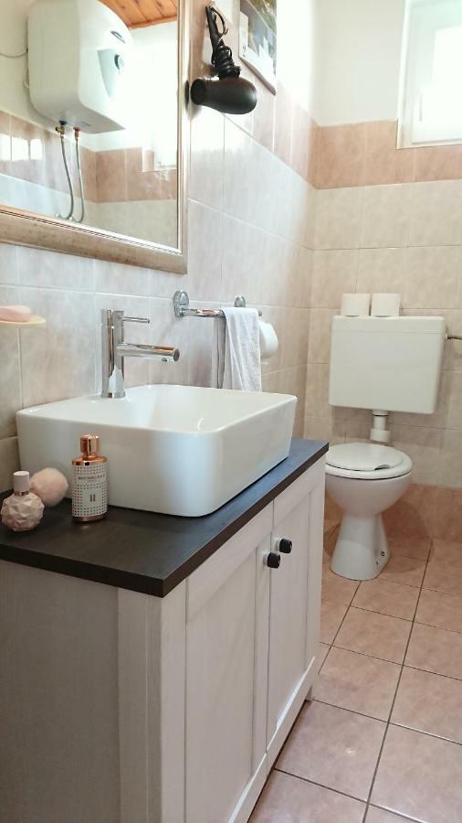 Apartments Rose Baška Voda エクステリア 写真
