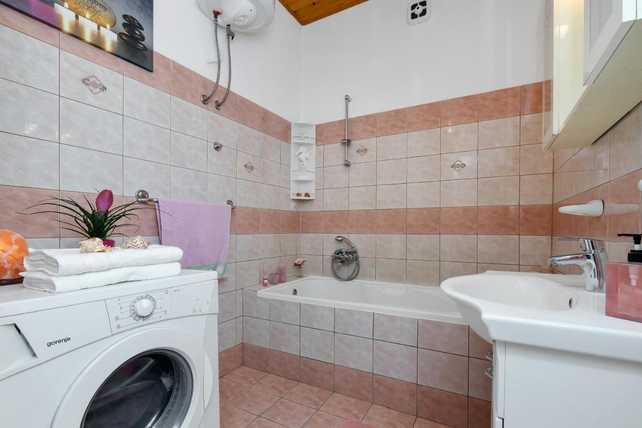 Apartments Rose Baška Voda エクステリア 写真